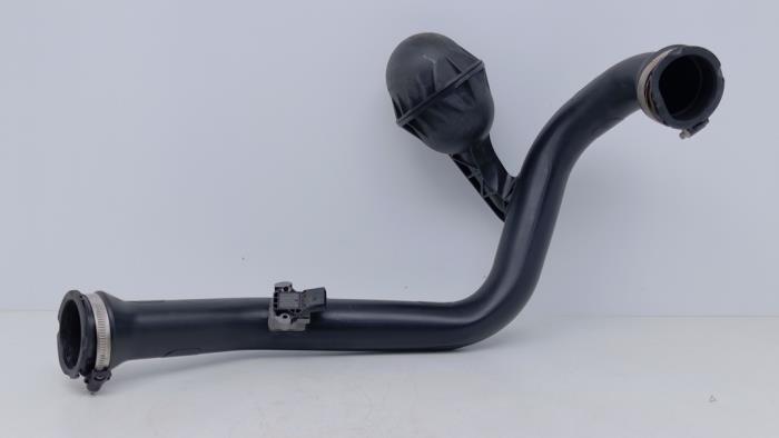Gebrauchte Intercooler Rohr Audi A4 Quattro (B9) 2.0 TFSI 16V Preis € 78,65 Mit Mehrwertsteuer angeboten von Automaterialen Ronald Morien B.V.