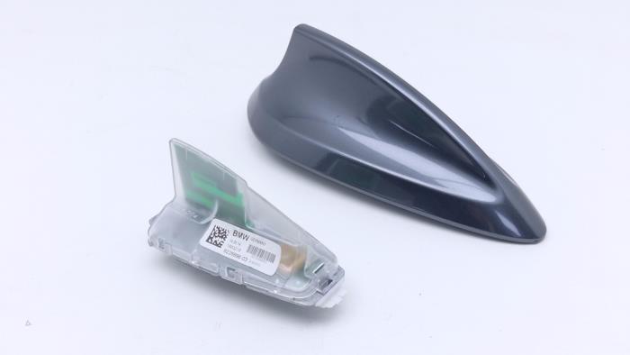 Używane Antena BMW 3 serie (F30) 320d 2.0 16V EfficientDynamicsEdition Cena € 49,00 Procedura marży oferowane przez Automaterialen Ronald Morien B.V.