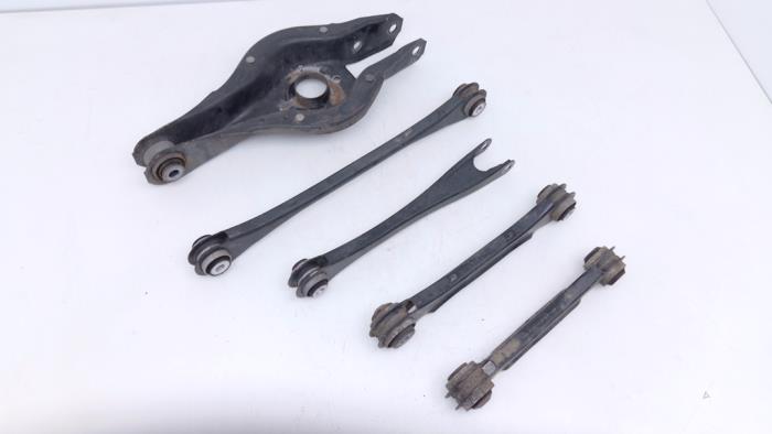 Gebrauchte Querlenker Set BMW 3 serie (F30) 320d 2.0 16V EfficientDynamicsEdition Preis € 25,00 Margenregelung angeboten von Automaterialen Ronald Morien B.V.
