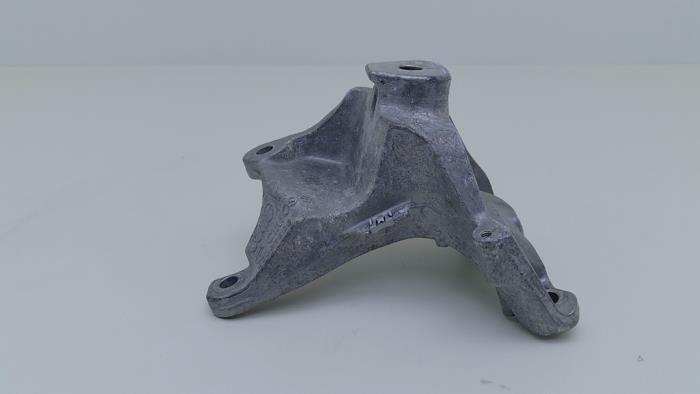 Used Engine mount Audi RS7 Sportback (4GA/4GF) 4.0 V8 TFSI Performance 32V Price € 20,00 Inclusive VAT offered by Automaterialen Ronald Morien B.V.