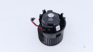 Begagnade Fläktmotor för uppvärmning och ventilation Mini Mini (F55) 1.5 12V One Pris € 65,00 Marginaltabell erbjuds av Automaterialen Ronald Morien B.V.