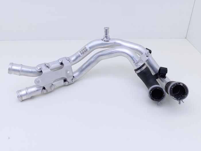 Begagnade Vattenrör Audi A5 (F53/F5P) 1.4 TFSI 16V Pris € 90,75 Inklusive moms erbjuds av Automaterialen Ronald Morien B.V.