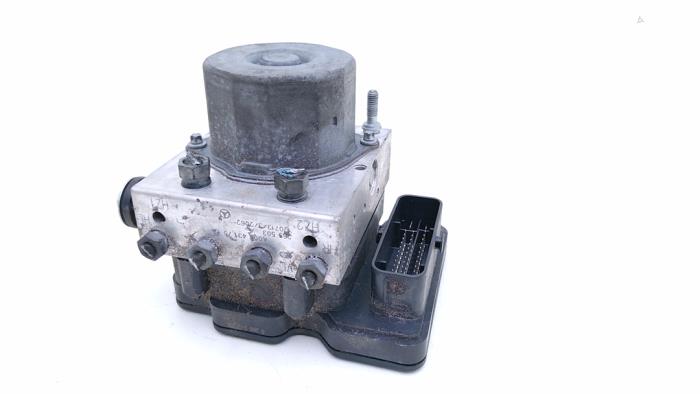 Usagé Pompe ABS Mercedes A (W176) 1.8 A-180 CDI 16V Autom. Prix € 95,00 Règlement à la marge proposé par Automaterialen Ronald Morien B.V.