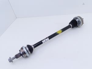 Gebrauchte Antriebswelle links hinten Volkswagen Tiguan (CT1) 2.0 TDI 4Motion Preis € 149,00 Mit Mehrwertsteuer angeboten von Automaterialen Ronald Morien B.V.