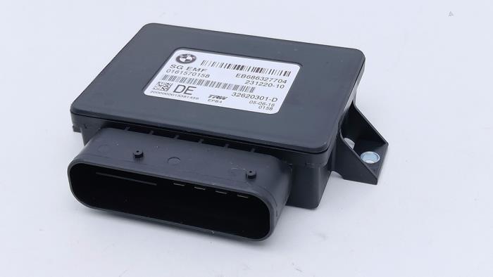 Używane Modul hamulca postojowego BMW M5 (F10) 4.4 V8 32V TwinPower Turbo Cena € 45,00 Procedura marży oferowane przez Automaterialen Ronald Morien B.V.