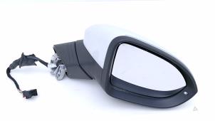 Used Wing mirror, right Volkswagen ID.3 (E11/E12) First, Life, Pro 58 kWh Price € 175,00 Inclusive VAT offered by Automaterialen Ronald Morien B.V.