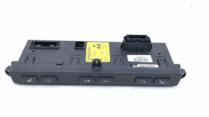 Usados Interruptor BMW M6 (E64) 5.0 V10 40V Precio € 75,00 Norma de margen ofrecido por Automaterialen Ronald Morien B.V.