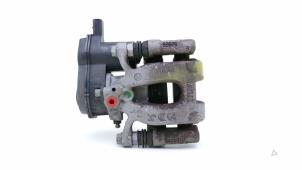 Usagé Etrier de frein (pince) arrière gauche Peugeot 208 II (UB/UH/UP) 1.2 Vti 12V PureTech 100 Prix € 49,01 Prix TTC proposé par Automaterialen Ronald Morien B.V.