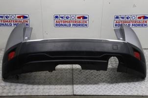 Usados Parachoques trasero Peugeot 2008 (UD/UK/UR/US/UX) 1.2 VTi 12V PureTech 100 Precio € 295,00 IVA incluido ofrecido por Automaterialen Ronald Morien B.V.
