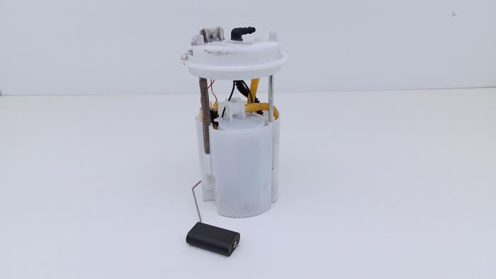 Gebrauchte Benzinpumpe Opel Corsa E 1.6 OPC Turbo 16V Preis € 75,00 Margenregelung angeboten von Automaterialen Ronald Morien B.V.