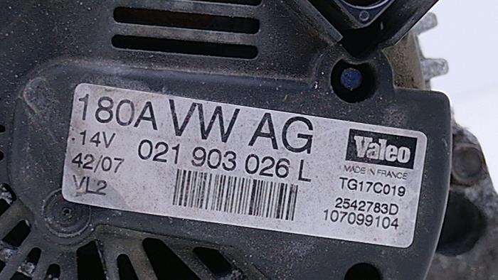 Dynamo d'un Volkswagen Passat Variant (3C5) 2.0 TDI 140 2008
