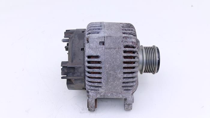 Dynamo d'un Volkswagen Passat Variant (3C5) 2.0 TDI 140 2008