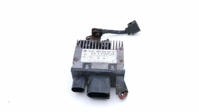 Usagé Ordinateur refroidisseur Audi RS 4 (B7) RS4 4.2 V8 40V Prix € 55,00 Règlement à la marge proposé par Automaterialen Ronald Morien B.V.