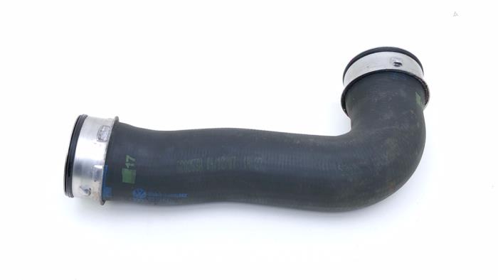 Gebrauchte Intercooler Schlauch Volkswagen Passat Variant (3C5) 1.9 TDI Preis € 15,00 Margenregelung angeboten von Automaterialen Ronald Morien B.V.