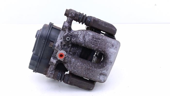 Gebrauchte Bremszange rechts hinten Opel Astra K 1.4 Turbo 16V Preis € 75,00 Margenregelung angeboten von Automaterialen Ronald Morien B.V.