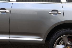 Używane Drzwi lewe tylne wersja 4-drzwiowa Porsche Cayenne (9PA) 4.5 S V8 32V Cena € 199,00 Procedura marży oferowane przez Automaterialen Ronald Morien B.V.