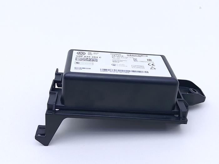 Używane Modul Bluetooth Volkswagen Golf VII (AUA) 1.4 GTE 16V Cena € 49,00 Procedura marży oferowane przez Automaterialen Ronald Morien B.V.
