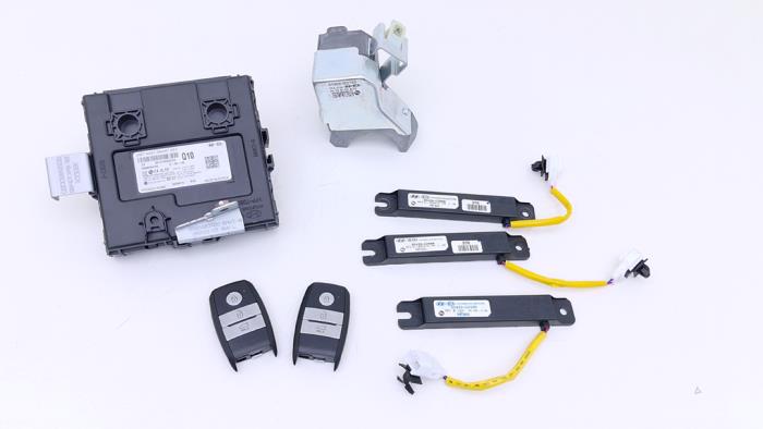 Used Ignition lock + computer Kia Niro I (DE) E-Niro 64 kWh Price € 144,99 Inclusive VAT offered by Automaterialen Ronald Morien B.V.