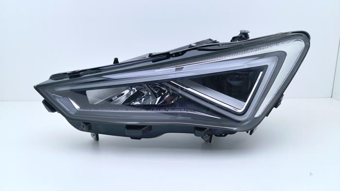 Nowe Reflektor lewy Seat Tarraco 1.5 TSI ACT 16V Cena € 598,95 Z VAT oferowane przez Automaterialen Ronald Morien B.V.