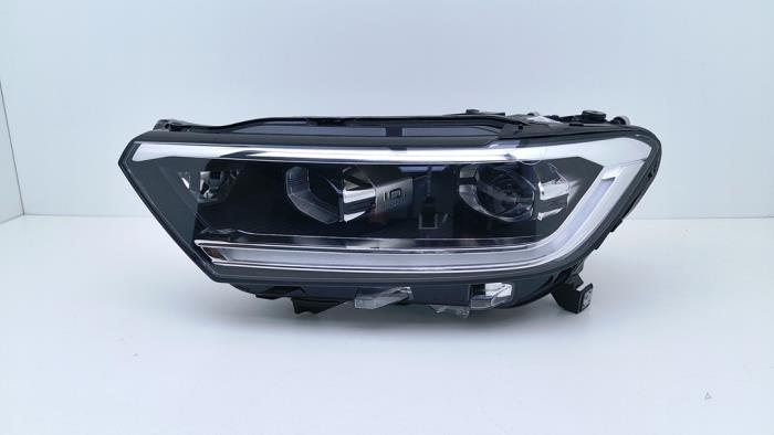 Używane Reflektor lewy Volkswagen T-Roc I 1.5 TSI 16V Cena € 840,95 Z VAT oferowane przez Automaterialen Ronald Morien B.V.