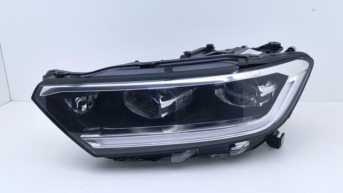 Używane Reflektor lewy Volkswagen T-Roc I 1.5 TSI 16V Cena € 840,95 Z VAT oferowane przez Automaterialen Ronald Morien B.V.