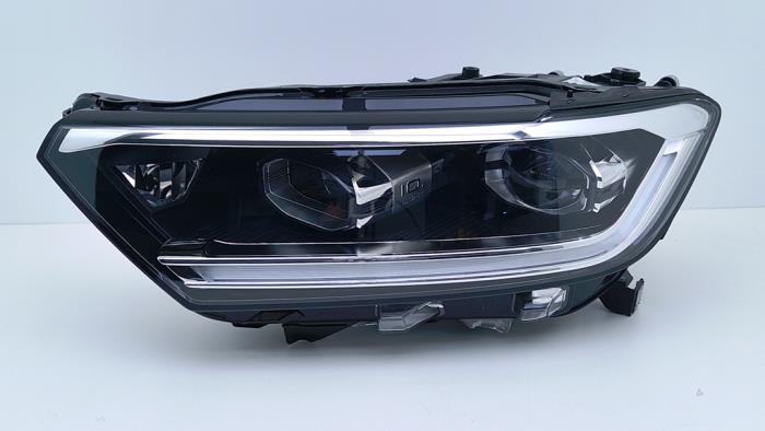 Używane Reflektor lewy Volkswagen T-Roc I 1.5 TSI 16V Cena € 840,95 Z VAT oferowane przez Automaterialen Ronald Morien B.V.