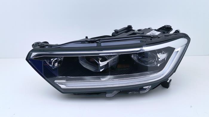 Używane Reflektor lewy Volkswagen T-Roc I 1.5 TSI 16V Cena € 840,95 Z VAT oferowane przez Automaterialen Ronald Morien B.V.