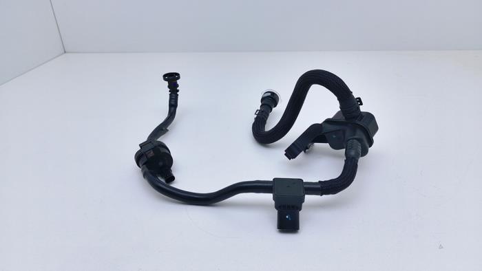 Neuf Conduit (divers) Volkswagen Golf VIII (CD1) 1.5 eTSI 16V Prix € 75,00 Prix TTC proposé par Automaterialen Ronald Morien B.V.