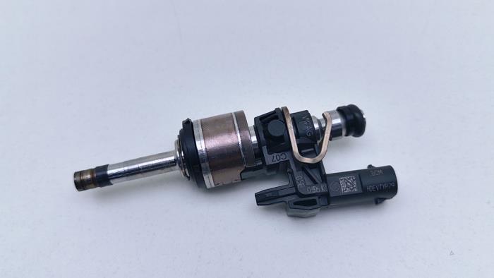 Usagé Injecteur (injection essence) Volkswagen Passat Variant (CJ5) 1.5 eHybrid Prix € 90,75 Prix TTC proposé par Automaterialen Ronald Morien B.V.