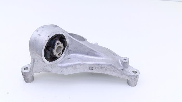 Usagé Support moteur Tesla Model Y (5YJY) RWD Prix € 45,00 Prix TTC proposé par Automaterialen Ronald Morien B.V.