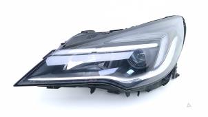 Usagé Phare gauche Opel Astra K 1.6 SIDI Eco Turbo 16V Prix € 225,00 Prix TTC proposé par Automaterialen Ronald Morien B.V.