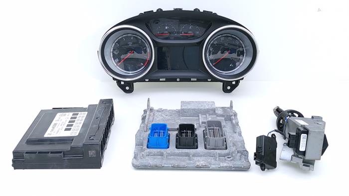 Used Ignition lock + computer Opel Astra K 1.6 SIDI Eco Turbo 16V Price € 395,00 Inclusive VAT offered by Automaterialen Ronald Morien B.V.