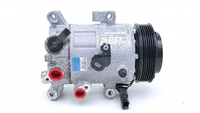 Usagé Pompe clim Mazda CX-30 (DM) 2.0 e-SkyActiv-G 122 16V Prix € 325,00 Règlement à la marge proposé par Automaterialen Ronald Morien B.V.