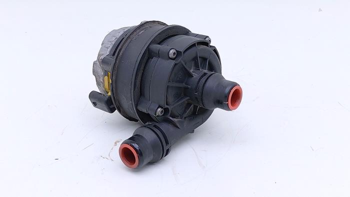 Begagnade Extra vattenpump BMW M4 (F82) M4 3.0 24V TwinPower Turbo Pris € 75,00 Marginaltabell erbjuds av Automaterialen Ronald Morien B.V.