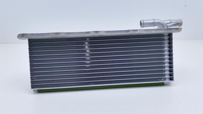 New Intercooler Volkswagen Golf VIII (CD1) 1.4 TSI 16V Price € 75,00 Inclusive VAT offered by Automaterialen Ronald Morien B.V.