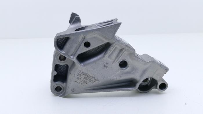 Used Engine mount Volkswagen Tiguan (CT1) 2.0 TDI 4Motion Price € 25,00 Inclusive VAT offered by Automaterialen Ronald Morien B.V.