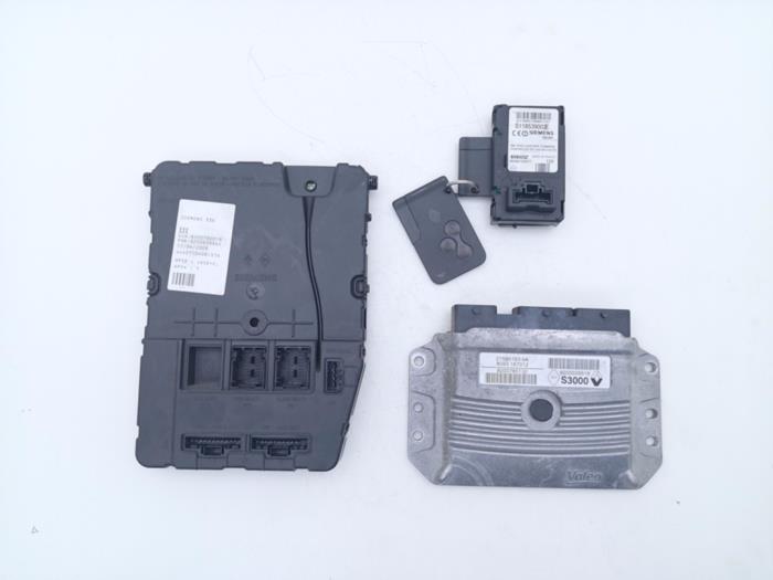 Used Engine management computer Renault Megane II Grandtour (KM) 1.6 16V Price € 115,00 Margin scheme offered by Automaterialen Ronald Morien B.V.