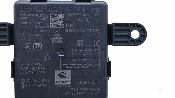 Używane Modul keyless vehicle Seat Leon Sportstourer (KLF) 2.0 TDI SCR Cena € 75,00 Procedura marży oferowane przez Automaterialen Ronald Morien B.V.