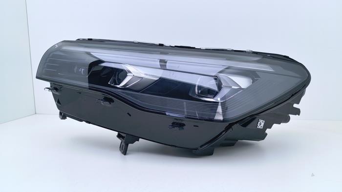 Używane Reflektor lewy Volkswagen Tiguan (CT1) 1.5 eTSI 130 Cena € 786,50 Z VAT oferowane przez Automaterialen Ronald Morien B.V.