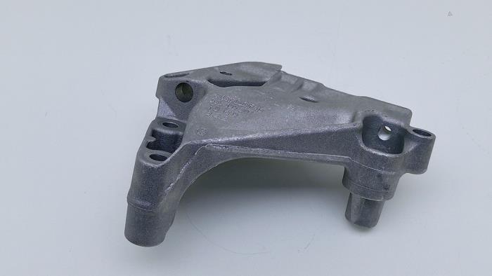 New Engine mount Volkswagen Caddy Cargo V (SBA/SBH) 2.0 TDI 122 Price € 25,00 Inclusive VAT offered by Automaterialen Ronald Morien B.V.