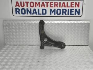Gebrauchte Querlenker rechts vorne Peugeot 107 1.0 12V Preis € 19,00 Margenregelung angeboten von Automaterialen Ronald Morien B.V.