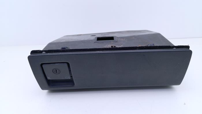 Begagnade Handskfack Volkswagen Corrado 2.9 VR6 Pris € 35,00 Marginaltabell erbjuds av Automaterialen Ronald Morien B.V.