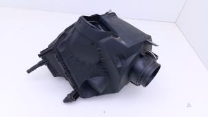Gebrauchte Luftfiltergehäuse Audi A6 Avant (C6) 2.4 V6 24V Preis € 49,00 Margenregelung angeboten von Automaterialen Ronald Morien B.V.