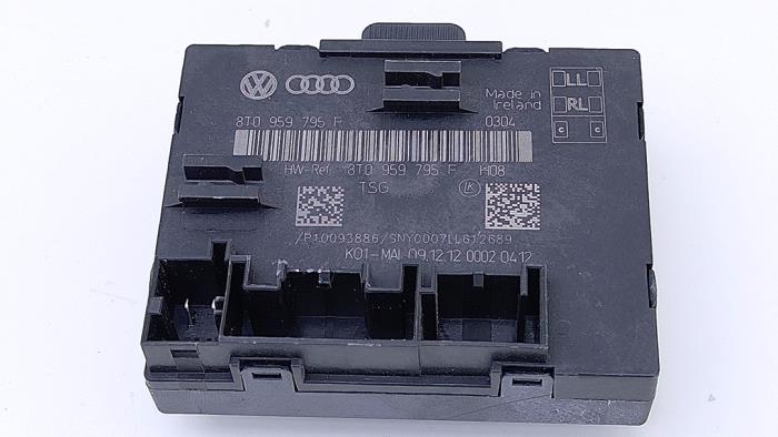 Używane Modul centralnego zamka Audi RS 5 (8F7) 4.2 V8 32V Cena € 45,00 Procedura marży oferowane przez Automaterialen Ronald Morien B.V.