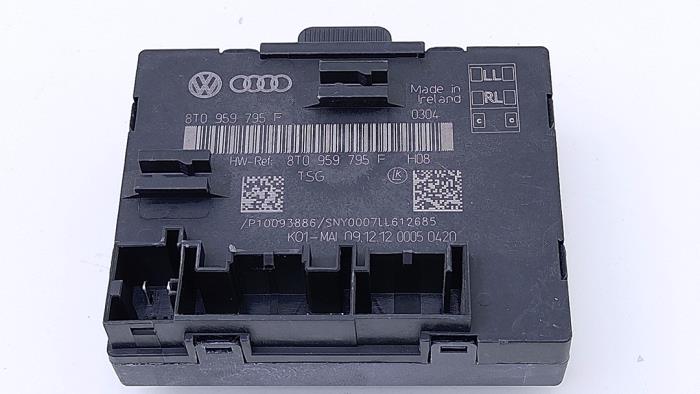 Używane Modul centralnego zamka Audi RS 5 (8F7) 4.2 V8 32V Cena € 45,00 Procedura marży oferowane przez Automaterialen Ronald Morien B.V.