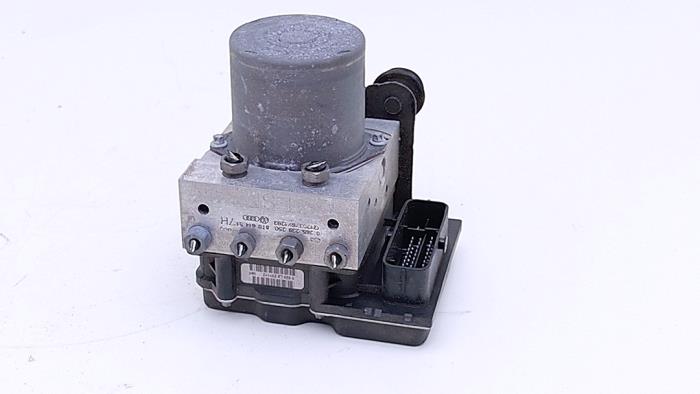 Usagé Bloc ABS Audi RS 5 (8F7) 4.2 V8 32V Prix € 245,00 Règlement à la marge proposé par Automaterialen Ronald Morien B.V.