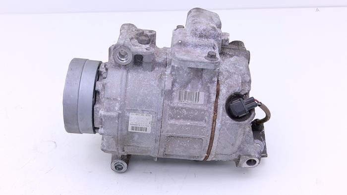 Usagé Compresseur de clim Audi RS 5 (8F7) 4.2 V8 32V Prix € 145,00 Règlement à la marge proposé par Automaterialen Ronald Morien B.V.