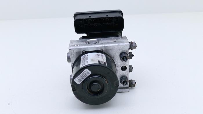 Begagnade ABS-pump Skoda Octavia Combi (1Z5) 1.6 TDI Greenline Pris € 149,00 Marginaltabell erbjuds av Automaterialen Ronald Morien B.V.