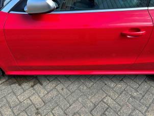 Używane Drzwi lewe wersja 2-drzwiowa Audi RS 5 (8F7) 4.2 V8 32V Cena € 395,00 Procedura marży oferowane przez Automaterialen Ronald Morien B.V.