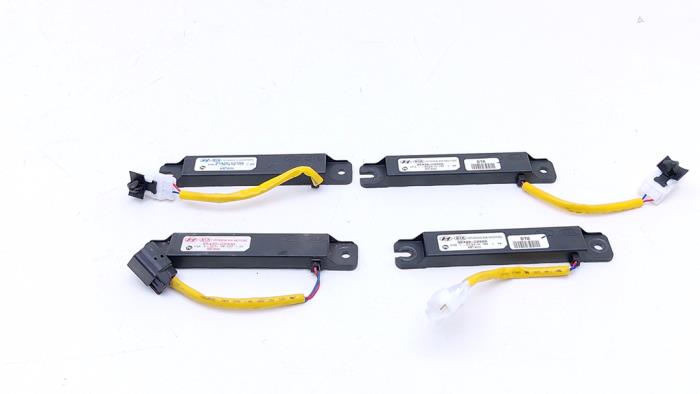 Używane Keyless Entry-Antena Kia Niro I (DE) E-Niro 64 kWh Cena € 59,00 Procedura marży oferowane przez Automaterialen Ronald Morien B.V.